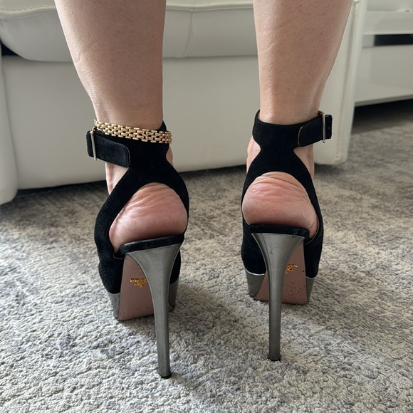 Prada high heels size 7. Super comfortable easy to dance and walk with them. - Picture 2 of 4